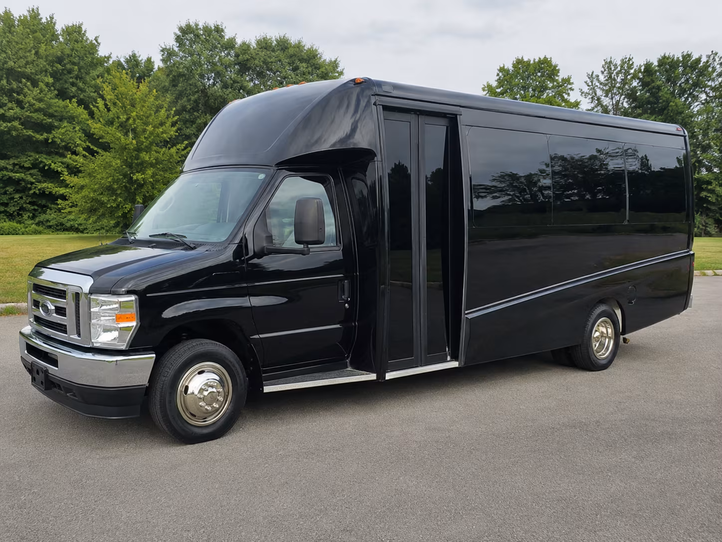 charter buses for tacoma area cultural and historical field trips