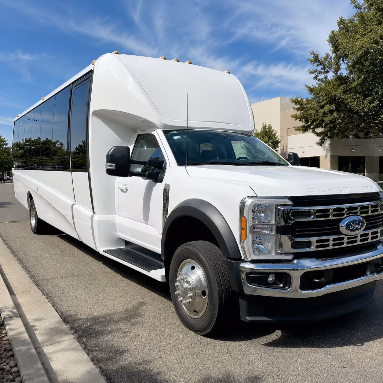 corporate airport transfer buses between federal way and sea tac